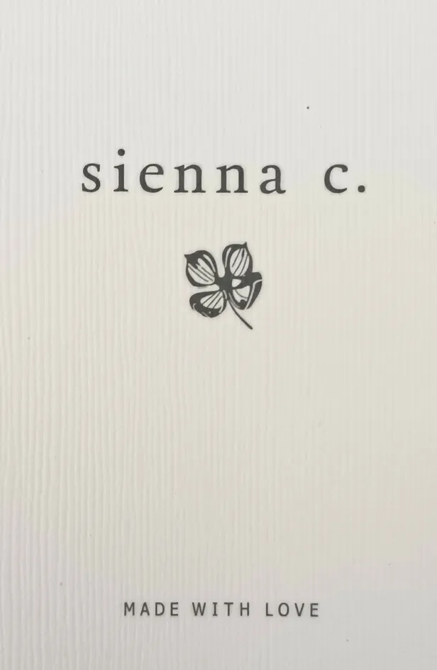 Sienna C. Made With Love est une marque déposée par GROUPE SANEJO