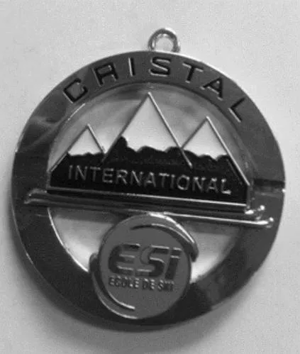 Cristal International Esi Ecole De Ski est une marque déposée par SYNDICAT INTERN DES MONITEURS DE SKI (SIMS/ESI)