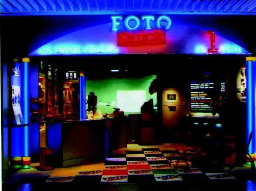 Foto Quick Vos Photos En Couleurs En 1 Heure est une marque déposée par CAESARS DIFFUSION