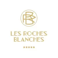 Voici le logo de la marque LES ROCHES BLANCHES DE CASSIS qui représente son identité graphique.