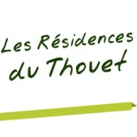 Voici le logo de la marque LES RESIDENCES DU THOUET qui représente son identité graphique.