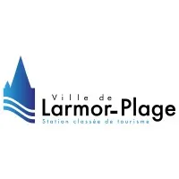 Voici le logo de la marque COMMUNE DE LARMOR PLAGE qui représente son identité graphique.