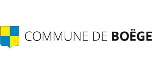 Voici le logo de la marque COMMUNE DE BOEGE qui représente son identité graphique.