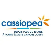 Voici le logo de la marque CASSIOPEA (CASSIOPEA) qui représente son identité graphique.