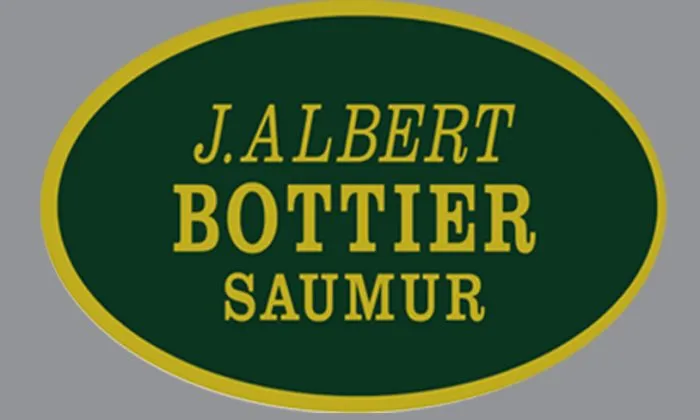 SAUMUR BOTTERIE logo
