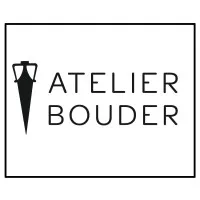 Voici le logo de la marque ATELIER BLEU PLATINE (Groupe Hamard Vitau (Abysse, Foubert, ATB et JAO)) qui représente son identité graphique.