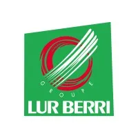 Voici le logo de la marque LUR BERRI DISTRIBUTION qui représente son identité graphique.