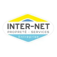 Voici le logo de la marque INTER-NET PROPRETE qui représente son identité graphique.