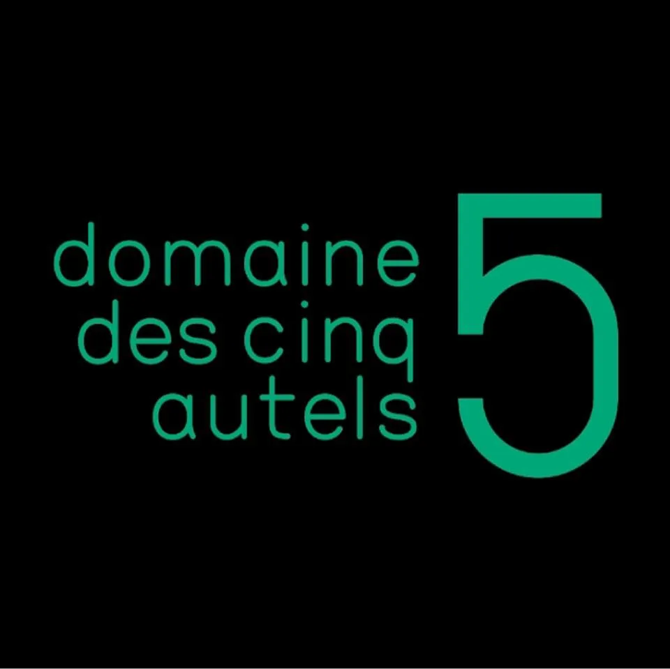 EARL DES CINQ AUTELS logo