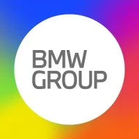 Voici le logo de la marque BMW DISTRIBUTION qui représente son identité graphique.