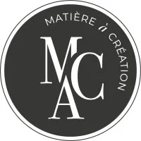 Voici le logo de la marque MATIERE A CREATION (DECOBETON) qui représente son identité graphique.
