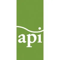 Voici le logo de la marque API RESTAURATION qui représente son identité graphique.