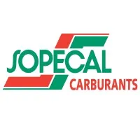 Voici le logo de la marque SOC DES PETROLES ET CARBURANTS LANDAIS (Sopecal Carburants) qui représente son identité graphique.