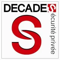 Voici le logo de la marque DECADES qui représente son identité graphique.