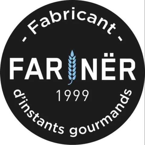 Voici le logo de la marque FARINER 3 qui représente son identité graphique.