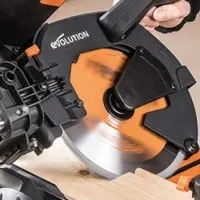 Voici le logo de la marque EVOLUTION POWER TOOLS qui représente son identité graphique.