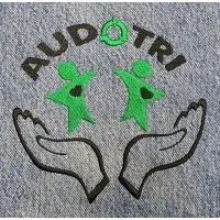 Voici le logo de la marque AUDO-TRI ( TRAVAIL RECUPERATION INSERTION ) qui représente son identité graphique.