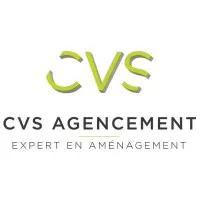 Voici le logo de la marque CVS AGENCEMENT qui représente son identité graphique.