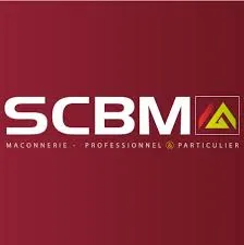 Voici le logo de la marque S.C.B.M. qui représente son identité graphique.