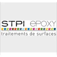 Voici le logo de la marque S.T.P.I. EPOXY qui représente son identité graphique.