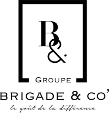 Voici le logo de la marque EVENTS BY NICOLAS TRAITEUR (brigade&co) qui représente son identité graphique.