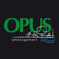 Voici le logo de la marque CHEMIN AMENAGEMENT qui représente son identité graphique.
