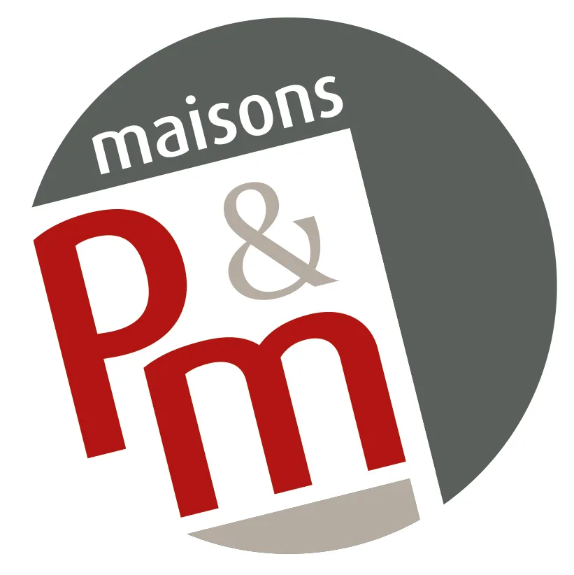 Voici le logo de la marque P ET M CONSTRUCTEURS (maisons p&m) qui représente son identité graphique.