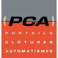 Voici le logo de la marque P.C.A. qui représente son identité graphique.