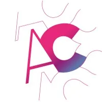 Voici le logo de la marque ARJCOM qui représente son identité graphique.