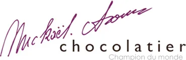 M A C D M logo