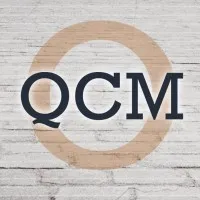 QUELQU'UN COMME MOI... logo