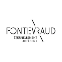 Voici le logo de la marque FONTEVRAUD RESORT qui représente son identité graphique.