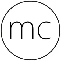 Voici le logo de la marque LAREVOLTE qui représente son identité graphique.