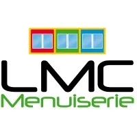 Voici le logo de la marque LMC MENUISERIE (LMC MENUISERIE) qui représente son identité graphique.