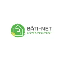 Voici le logo de la marque BATI-TECH-ENVIRONNEMENT qui représente son identité graphique.