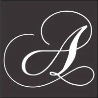 Voici le logo de la marque L'AGENCE A PARIS (L'AGENCE A PARIS) qui représente son identité graphique.