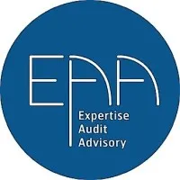 Voici le logo de la marque EXPERTISE AUDIT ADVISORY qui représente son identité graphique.