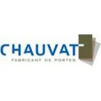 Voici le logo de la marque CHAUVAT PORTES qui représente son identité graphique.