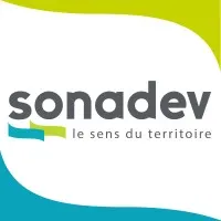 Voici le logo de la marque SONADEV qui représente son identité graphique.