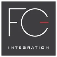 Voici le logo de la marque FC INTEGRATION (FCI) qui représente son identité graphique.