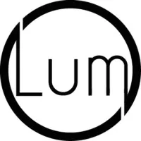 Voici le logo de la marque OBJECTIF LUMIERE qui représente son identité graphique.
