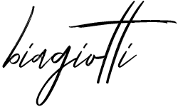 CHLOELIA logo