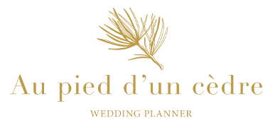 AU PIED D'UN CEDRE logo