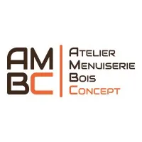 Voici le logo de la marque ATELIER MENUISERIE BOIS CONCEPT qui représente son identité graphique.