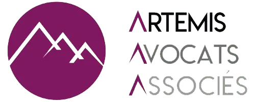 Voici le logo de la marque ARTEMIS AVOCATS ASSOCIES (AAA) qui représente son identité graphique.