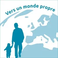 LES PETITS BALAIS logo