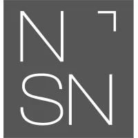 Voici le logo de la marque NSN R.A.C. qui représente son identité graphique.