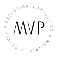 Voici le logo de la marque MVP PRODUCTION qui représente son identité graphique.