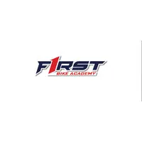 Voici le logo de la marque FIRST BIKE ACADEMY (SAS) qui représente son identité graphique.