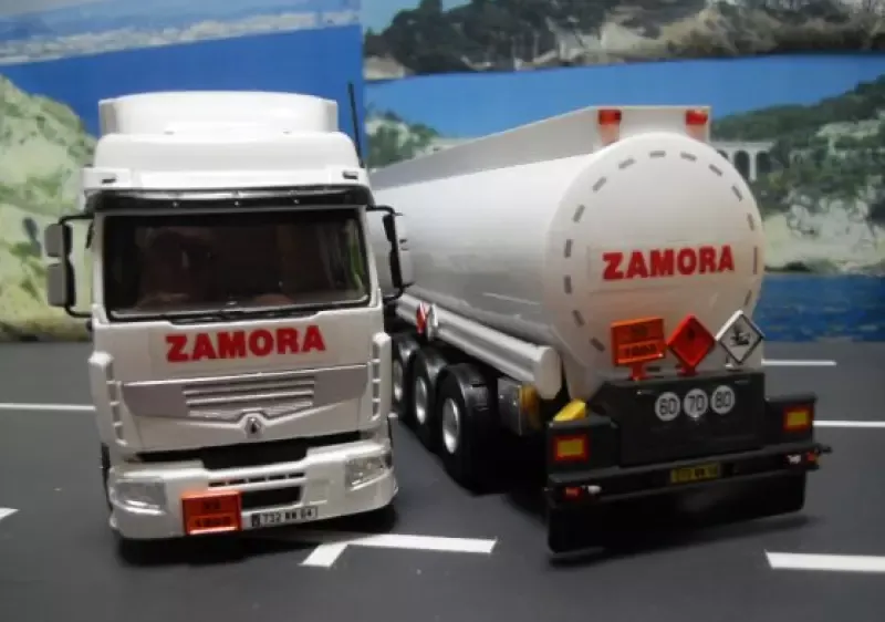 ZAMORA TRANSPORT logo